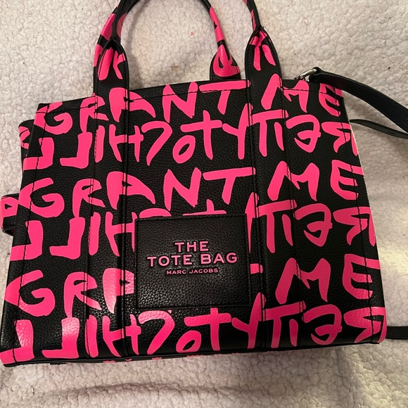 Marc Jacobs Handbags - Marc Jacobs Black and Pink Tote Bag